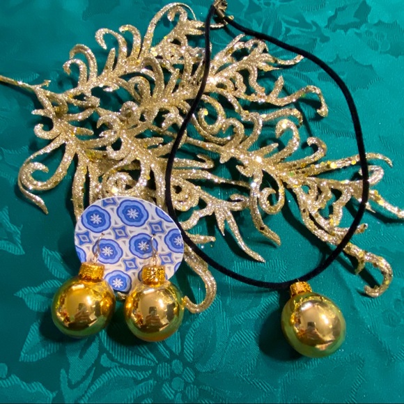 🎄New Christmas Bulb Earrings & Necklace Set - Picture 1 of 6